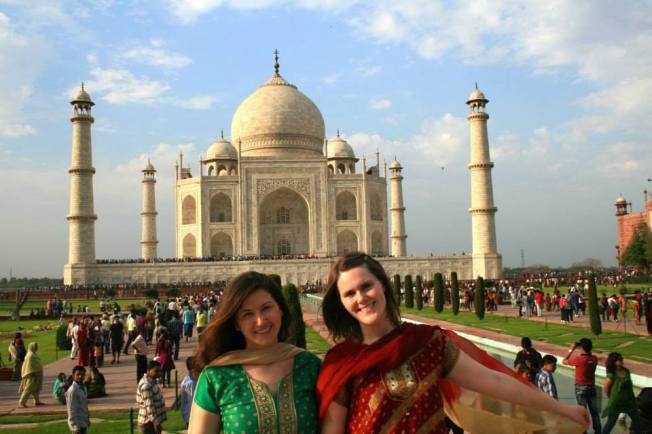 Obligatory Taj Mahal Photos (photo courtesy of Maria B.)